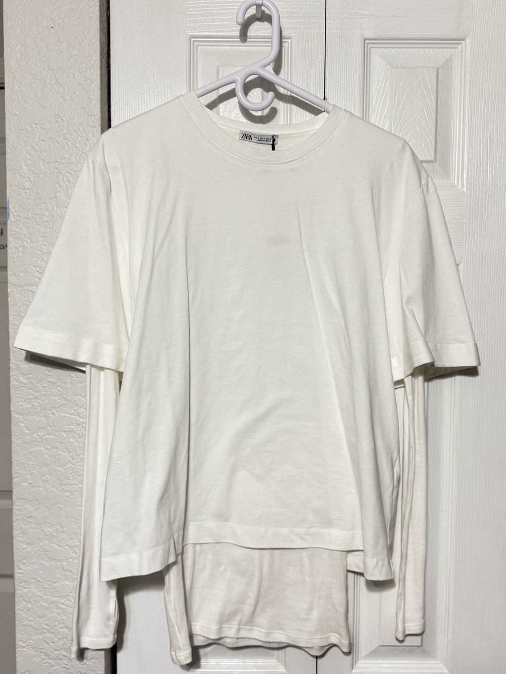 Zara Women’s white Crew Neck Short Sleeve Tee